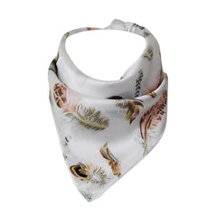Foulard polysatin motif plumes