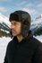 files/Homme_au_chapeau_d_aviation_en_hiver.png